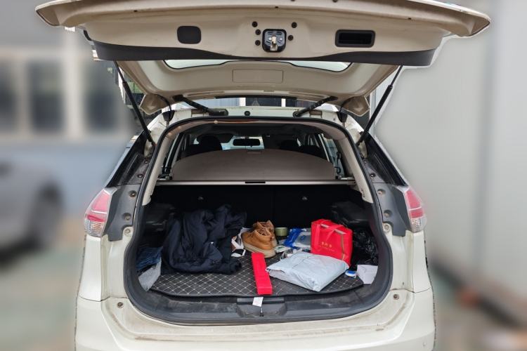 Used Nissan X-Trail 2014 2.0L CVT Comfort Edition 2WD Trunk