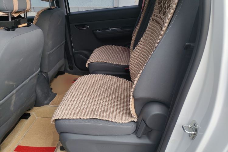 Used Wuling Hongguang New Energy 2025 Extended-Range Hybrid 50KM Comfort Version Interior 4