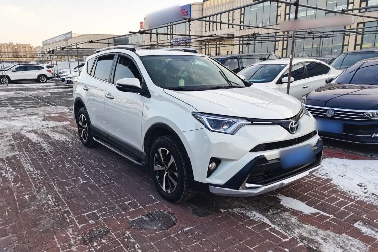Used Toyota RAV4 2016 2.0L CVT Two-Wheel Drive Fashion Edition China V Standard