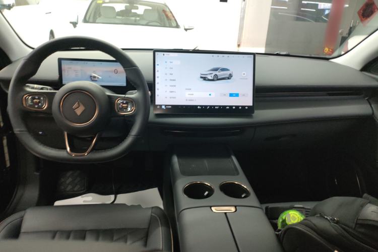 Used Baojun Enjoy 2025 Plug-in Hybrid 140km Luxury Edition Center Console