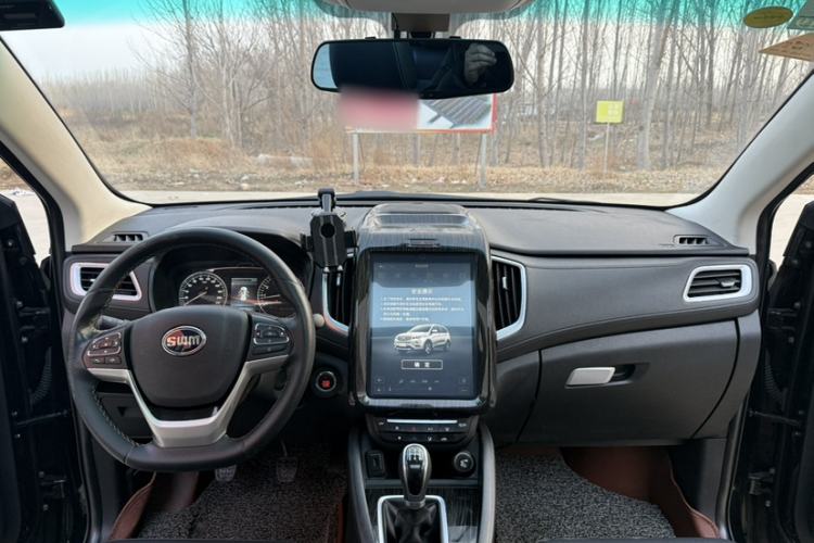 Used SWM X7 2016 1.8L Manual Luxury Edition 7 Seats
