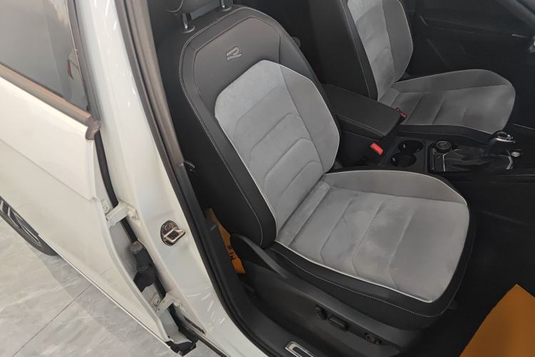 Used Volkswagen Tayron 2020 380TSI All-Wheel Drive R-Line Connected Version Right Front Seat