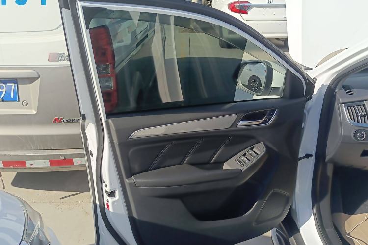 Used Roewe RX5 2016 30T Two-Wheel Drive Automatic Internet Smart Edition