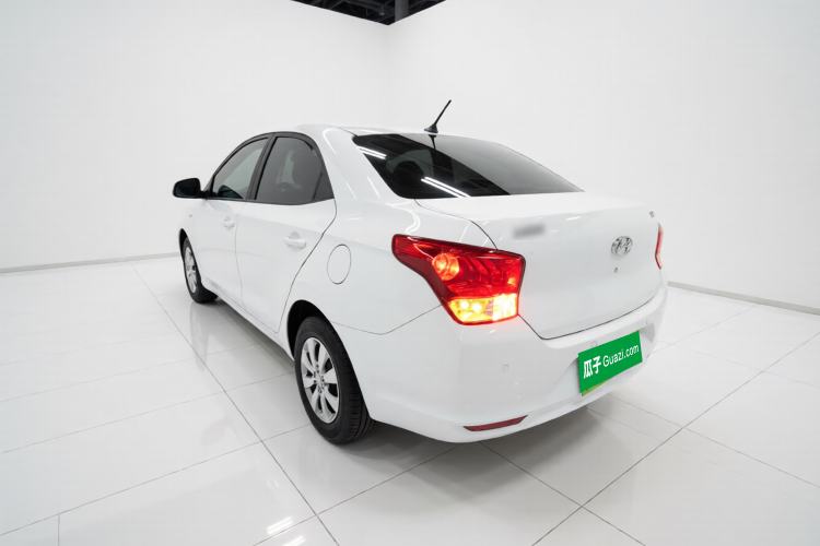 Used Hyundai Verna (older generation) 2020 1.4L Manual GL Refreshed Edition Exterior 2