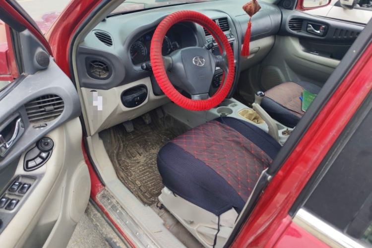 Used JAC Group Rein 2011 2.0L Two-Wheel Drive Luxury Edition
