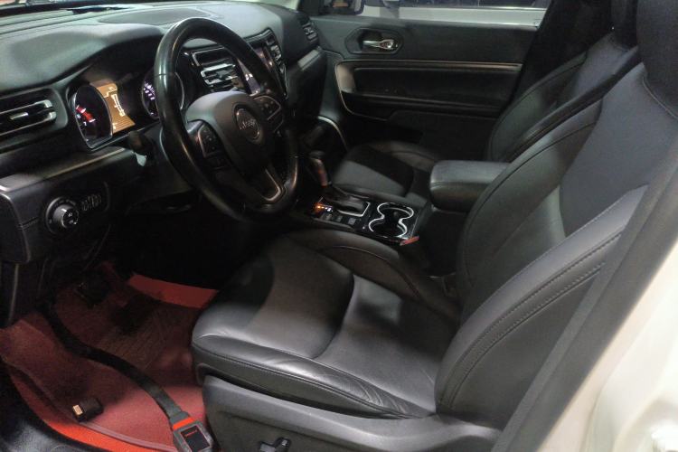 Used Jeep Commander 2018 2.0T Two-Wheel Drive Enjoy Edition China V