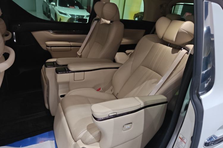 Used Toyota Alphard 2021 Dual-Motor 2.5L Premium Edition
