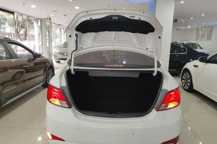 Used Hyundai Verna (older generation) 2016 1.4L Automatic Leading-Edge GLX
