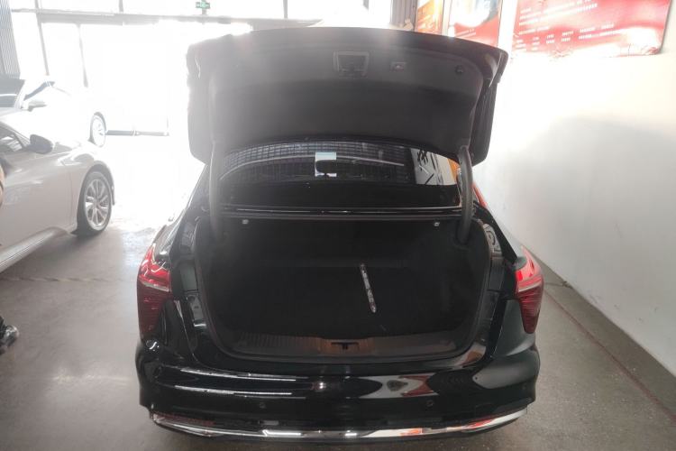 Used Hongqi H5 2023 2.0T Automatic Smart Connect Flagship Edition Trunk