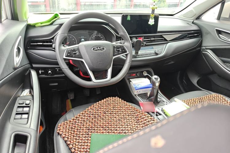 Used JAC Group X4 2020 1.5T Manual Elite Edition Center Console