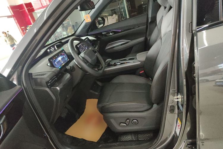 Used Oshan Z6 New Energy 2023 ZhiDian iDD 150KM Flagship PLUS Smart Parking Edition