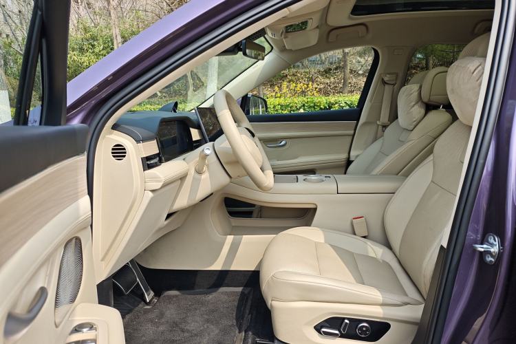 Used Hima AITO M5 2025 Extended-Range Ultra All-Wheel-Drive Version
