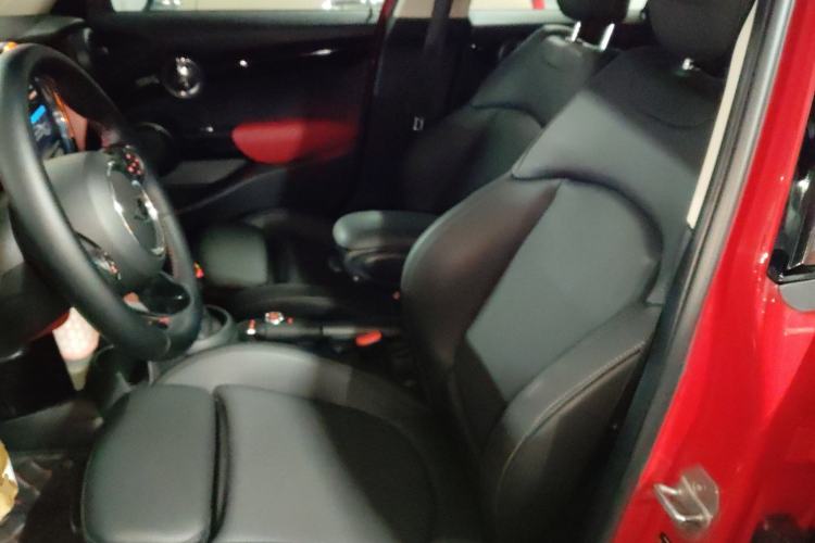 Used MINI MINI 2019 1.5T COOPER Classic Edition Five-Door Version
