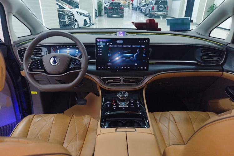 Used Denza D9 2022 DM-i 970 Four-Wheel Drive Prestige Model
