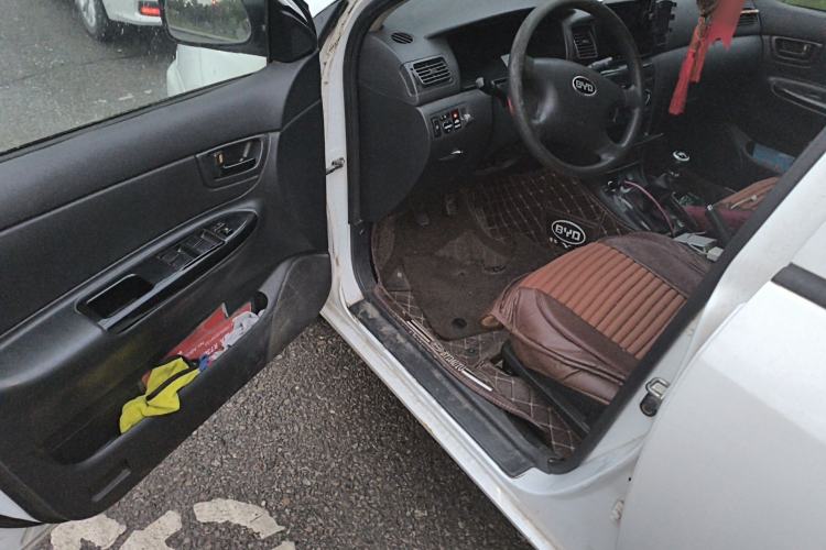 Used BYD F3 2012 Energy-Saving Model 1.5L Manual Comfort Version Driver Seat