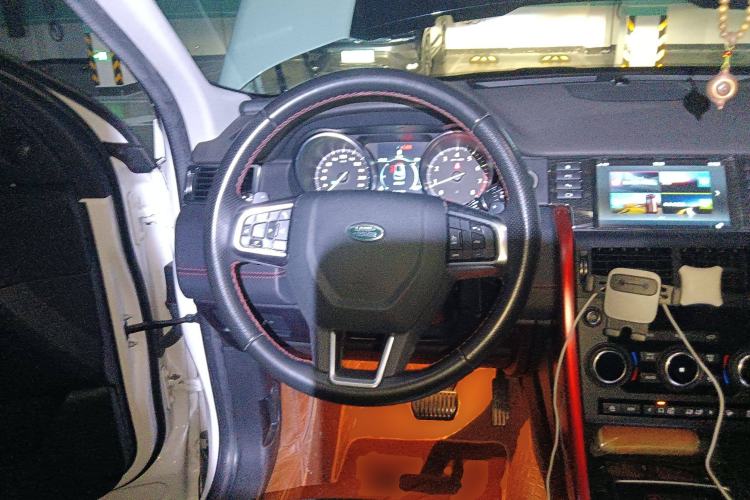 Used Land Rover Discovery Sport 2019 240 PS SE Dynamic Version China VI Standard Steering Wheel