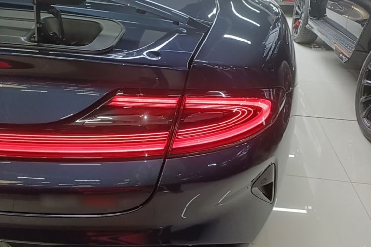 Used Xiaomi Auto SU7 2024 Four-Wheel-Drive Max Founder's Edition Right Rear Taillight