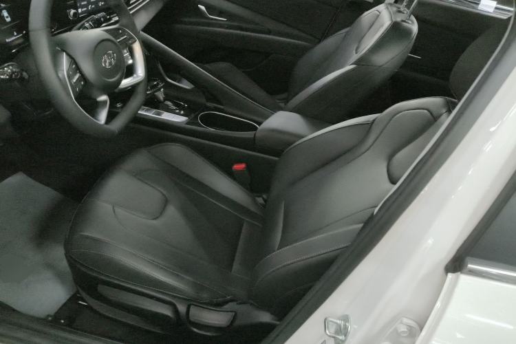 Used Hyundai Elantra 2022 1.5L CVT GLX Elite Edition Left Front Seat