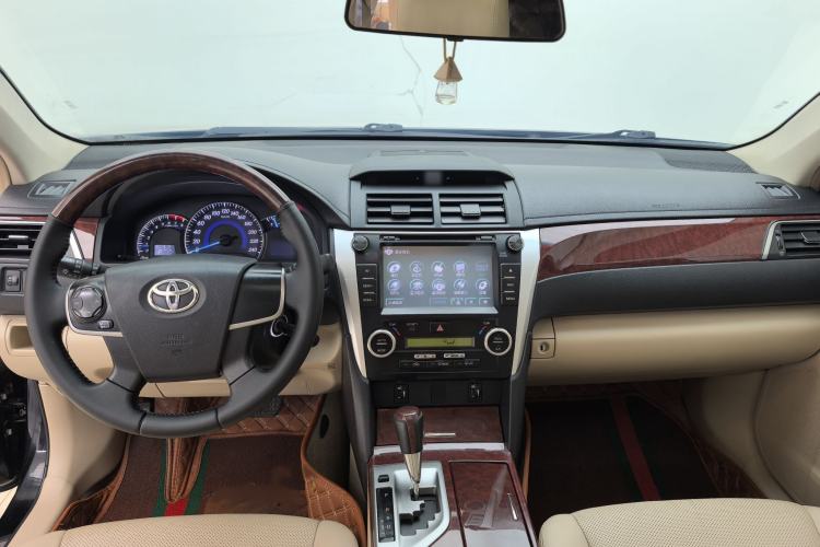 Used Toyota Camry 2013 2.0G Comfort Edition Interior 3