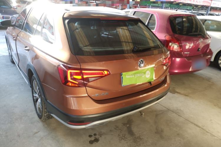 Used Volkswagen C-TREK 2017 230TSI DSG Luxury Model
