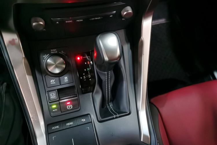 Used Lexus NX 2018 300h Front-Wheel-Drive FENGSHANG Version China V Emission Standard