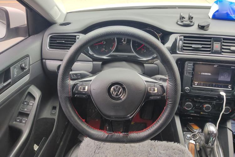 Used Volkswagen Sagitar 2018 280TSI DSG Comfort Model Steering Wheel