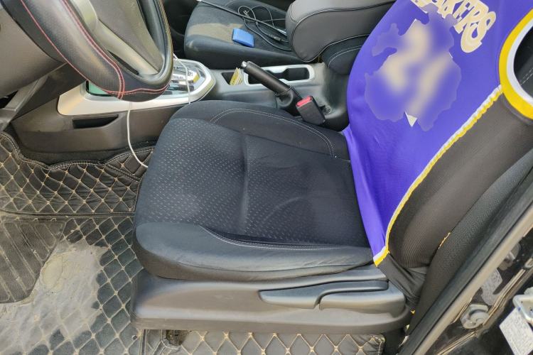 Used Nissan Navara 2017 2.5L Automatic 2WD Luxury Edition QR25 Left Front Seat