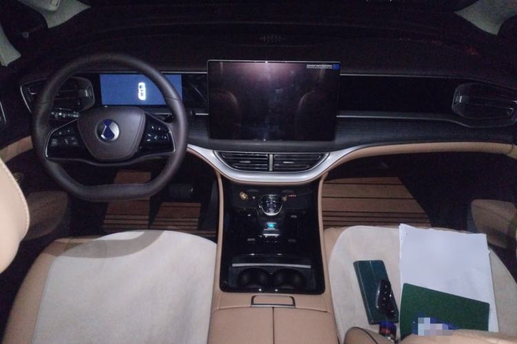 Used Denza D9 2024 DM-i 980 Four-Wheel Drive Flagship Model
