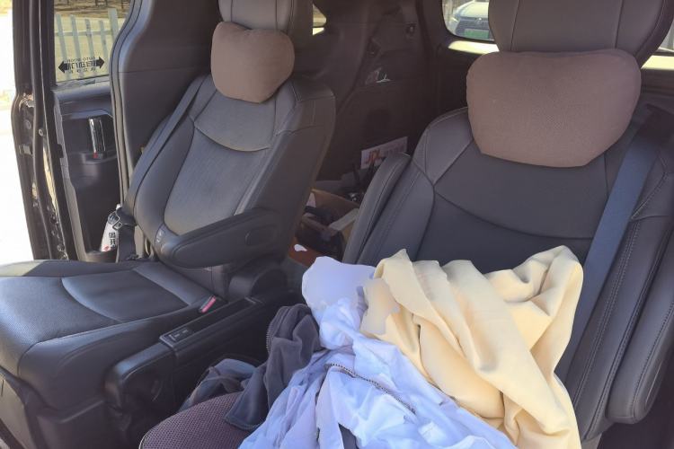 Used Toyota Sienna 2023 2.5L Hybrid Deluxe Edition
