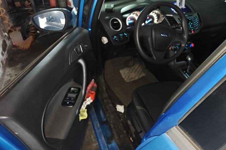 Used Ford Fiesta 2013 Hatchback 1.5L Automatic Fashion Edition
