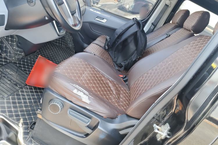 Used SAIC MAXUS Xintu V80 2023 2.0T Manual Classic Aoyuntong Long Wheelbase Mid-Height 6/7/8/9-Seater Left Front Seat