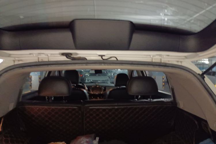 Used Kia Sportage R 2015 2.0L Automatic Two-Wheel Drive GLS Trunk