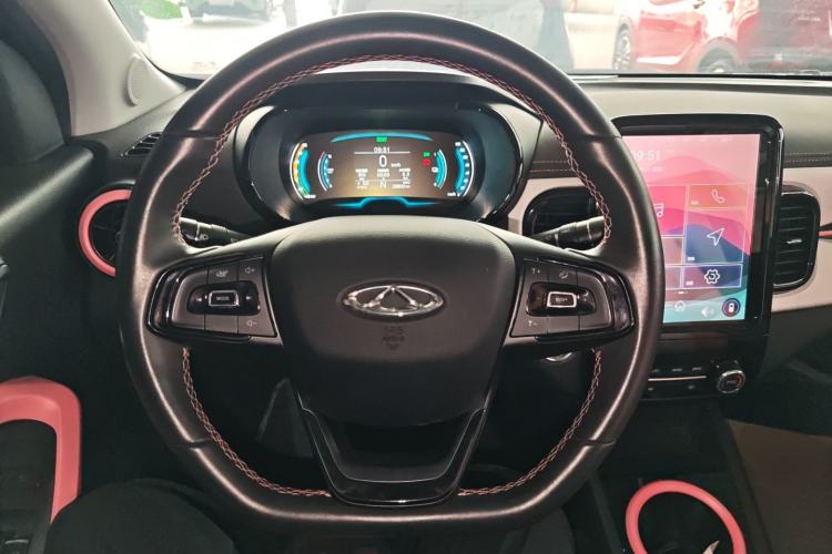 Used Chery QQ Little Ant 2022 Revised Version 2 Sweet Pink Edition Full-Sugar Version 28.8 kWh 30 kW 301 km Steering Wheel