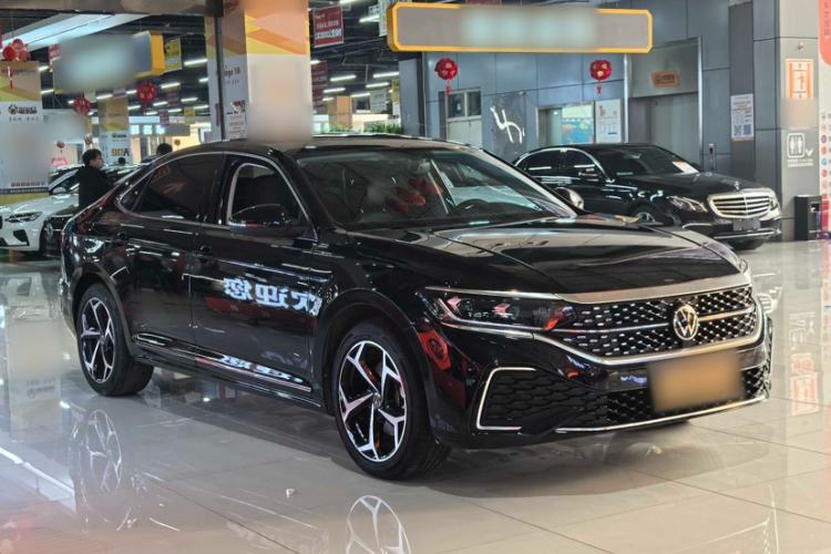 Used Volkswagen Passat 2025 Outstanding Model 380TSI Starry Dragon Edition
