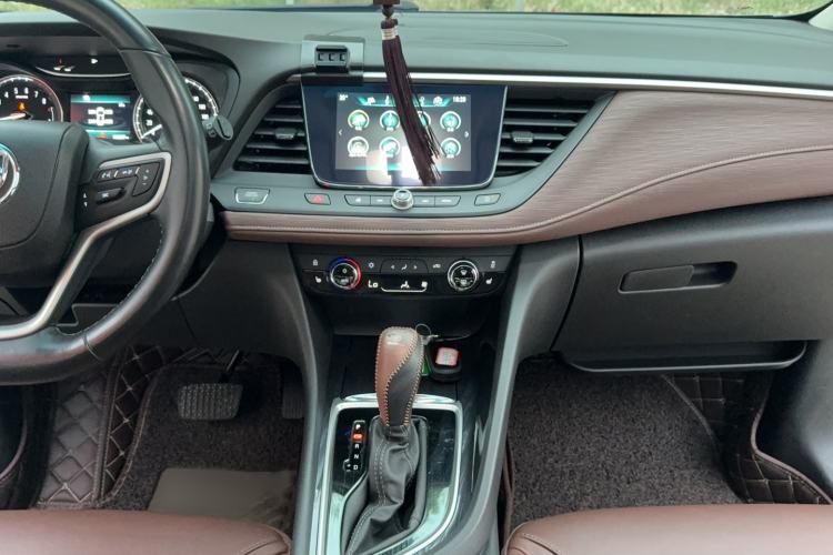 Used Buick GL6 2019 18T 6-Seater Connected Luxury Version China VI Standard Audio And AC Panel