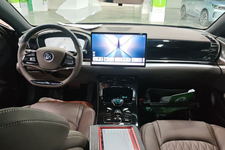 Used BYD Han 2025 DM-i 125KM Prestige Model
