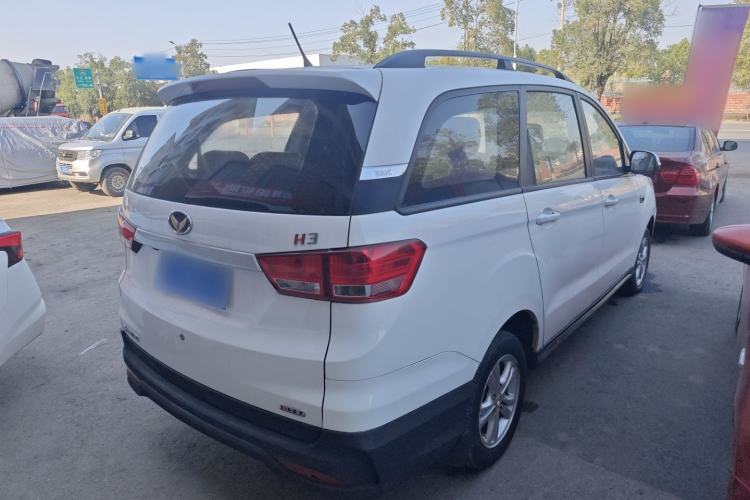 Used HYOSOW H3 2017 1.5L Manual Comfort Sunroof Version
