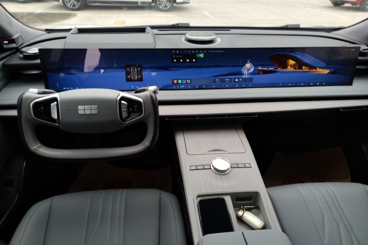 Used Geely Galaxy E8 2024 665 km Range Rear-Drive Starship Long-Range Version Center Console