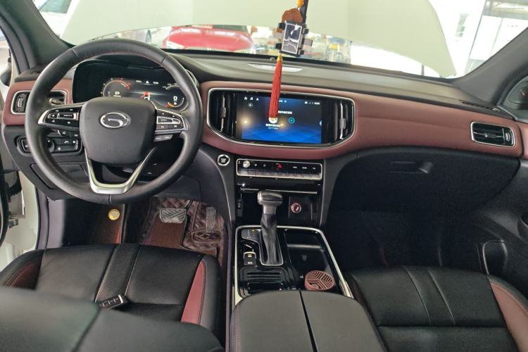 Used GAC Trumpchi GS8 2020 GS8S 390T Two-Wheel Drive Luxury Smart Connectivity Version Center Console