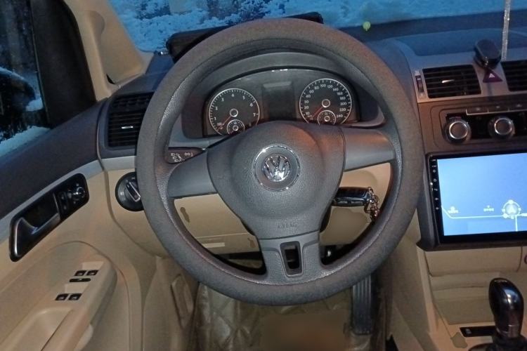 Used Volkswagen Touran 2011 1.4T DSG Zhiya Edition 5 Seats Steering Wheel