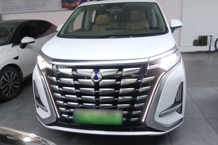 Used Denza D9 2022 DM-i 1040 Prestige Model