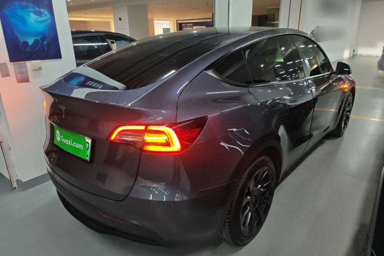 Used Tesla Model Y 2021 Long-Range All-Wheel-Drive Version 3D7