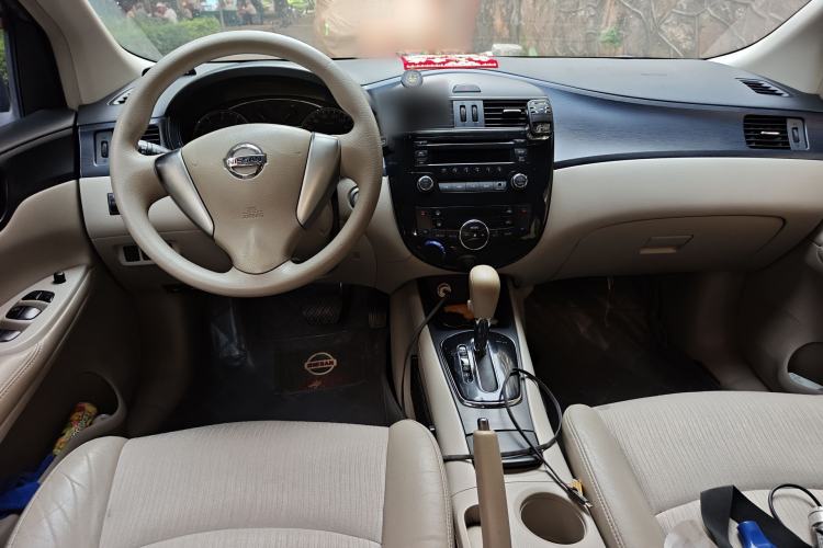 Used Nissan Tiida 2011 1.6L CVT Smart Version Center Console