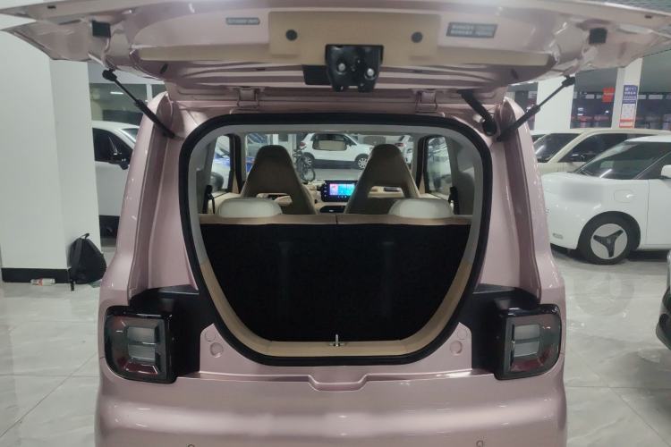 Used Geely Galaxy Panda 2023 Panda Mini 200km Endurance Bear Trunk