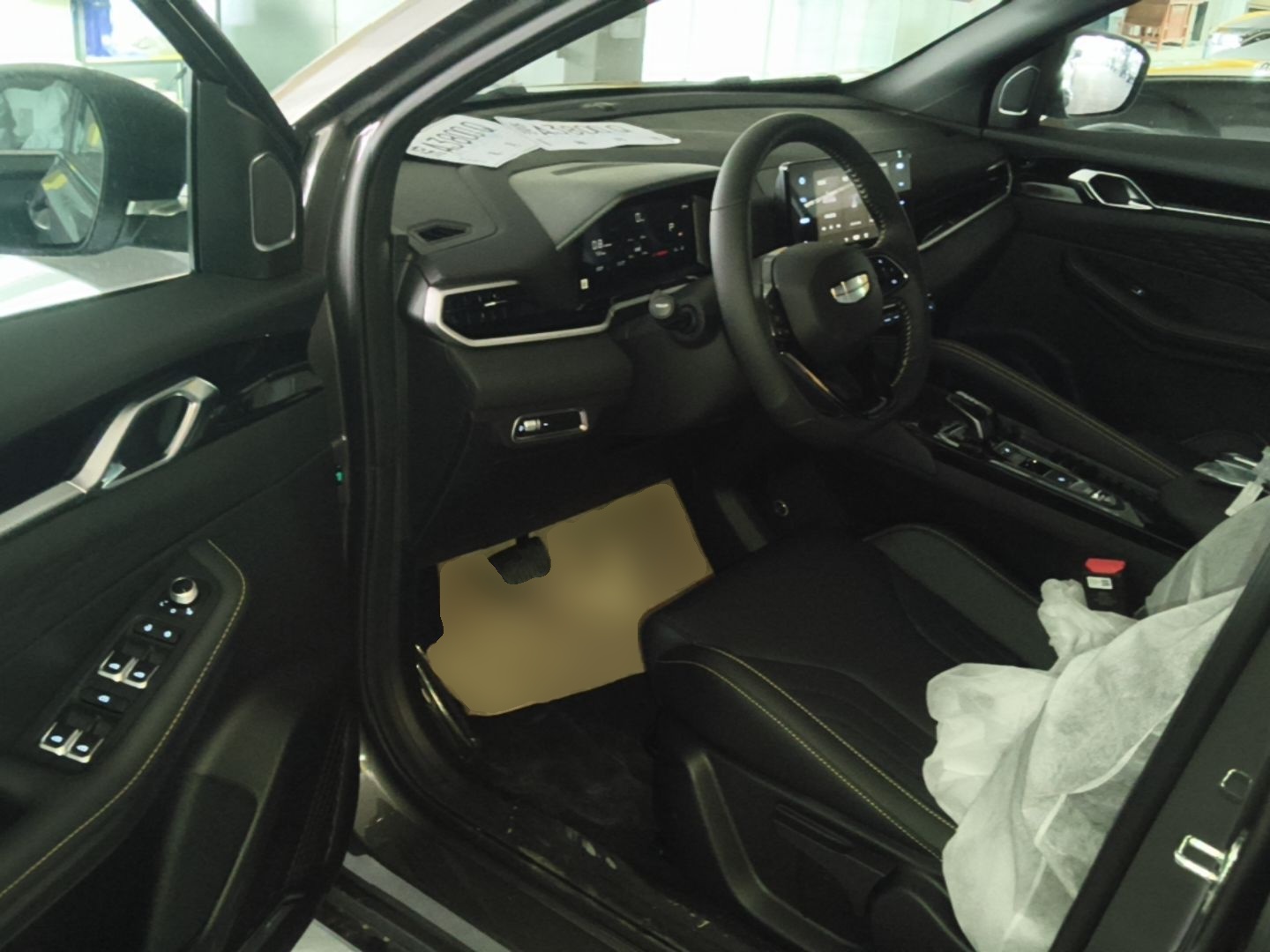 Geely Auto Coolray 2025 Bin Yue L 1.5TD DCT Beyond Edition — снимка 18