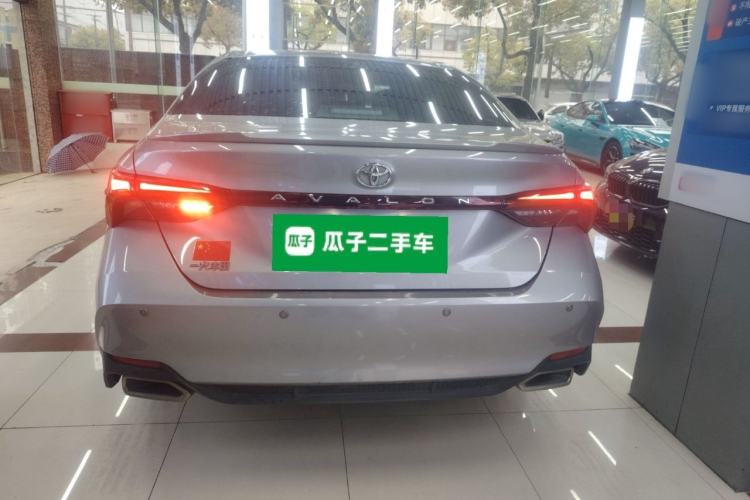 Used Toyota Avalon 2019 2.5L Ambition Version China VI Standard Rear