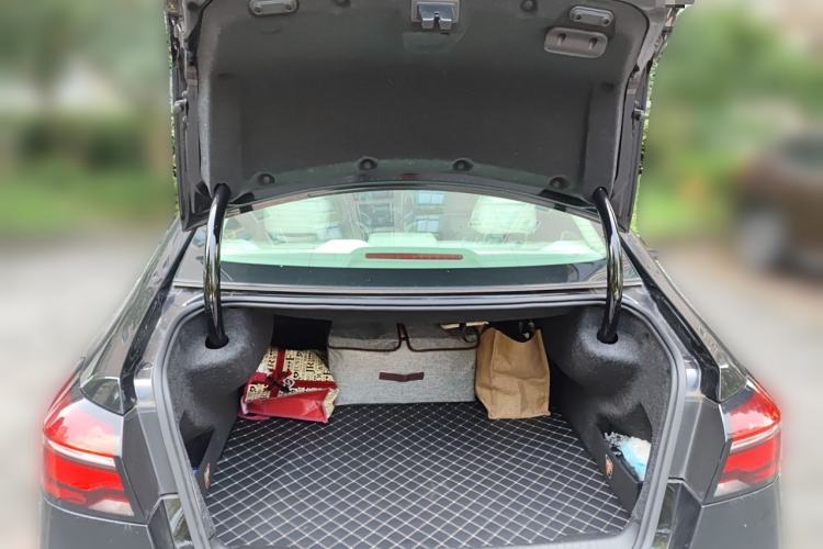 Used Roewe e950 2016 1.4T Luxury Edition