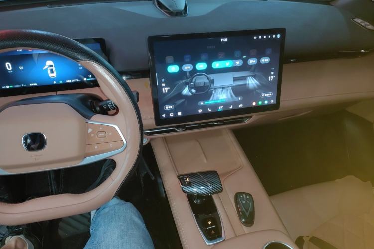 Used CHANGAN UNI-Z New Energy 2024 Blue Whale Smart Electric iDD 125km Beyond Edition Center Console