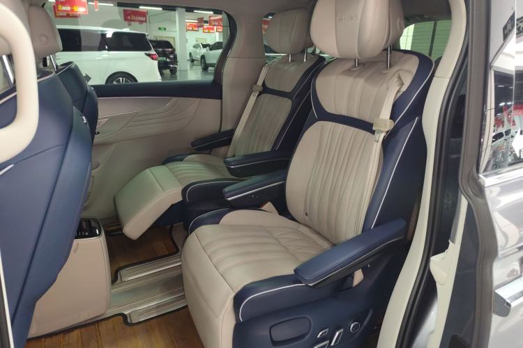 Used Roewe iMAX8 2022 400TGI Prestige Edition
