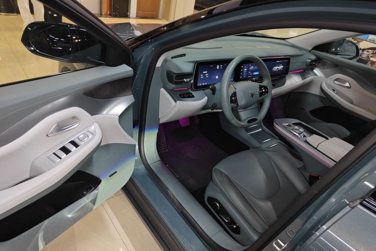 Used ARCFOX Alpha S 2023 525E Forest Edition 175kW Driver Seat